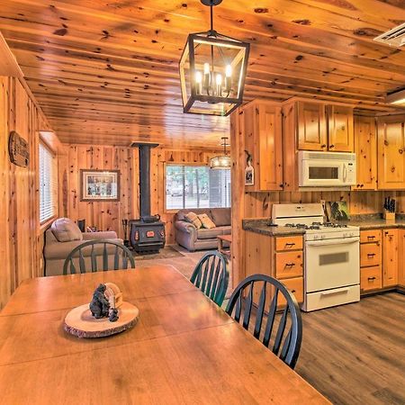 Pinetop Cabin Retreat With Fire Pit And Covered Deck Экстерьер фото