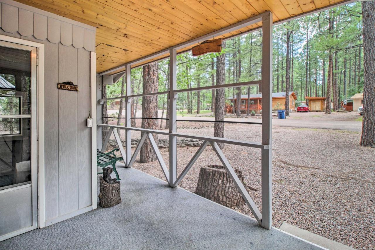 Pinetop Cabin Retreat With Fire Pit And Covered Deck Экстерьер фото