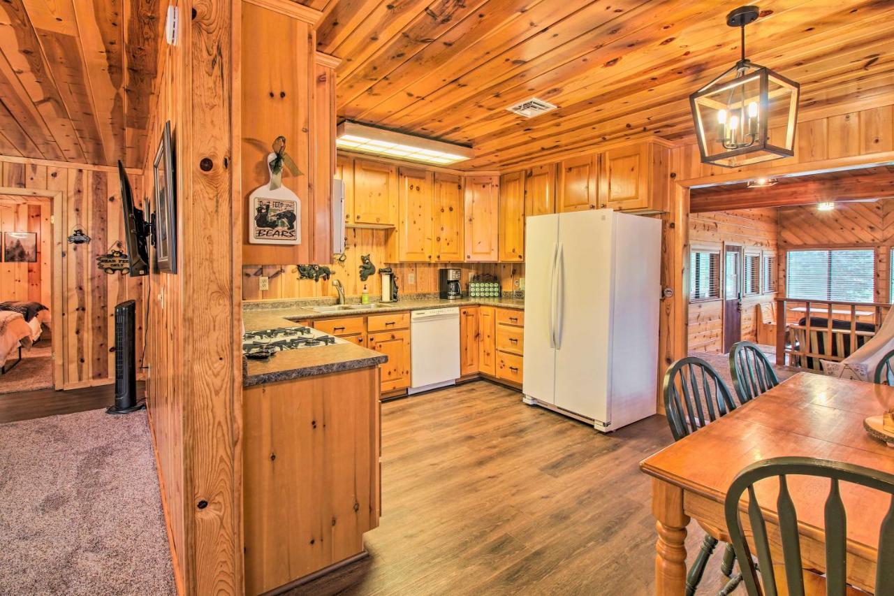 Pinetop Cabin Retreat With Fire Pit And Covered Deck Экстерьер фото